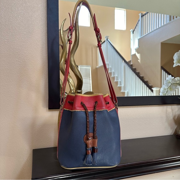 Authentic Dooney & Bourke VINTAGE Drawstring Leather Bag - Picture 2 of 16